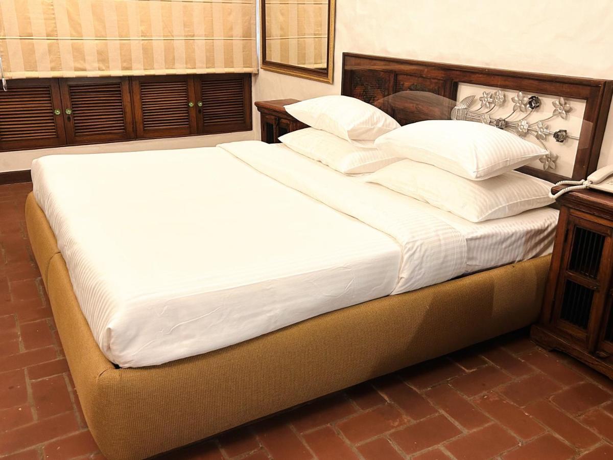 The Kaptain'S Retreat Chandigarh Ngoại thất bức ảnh